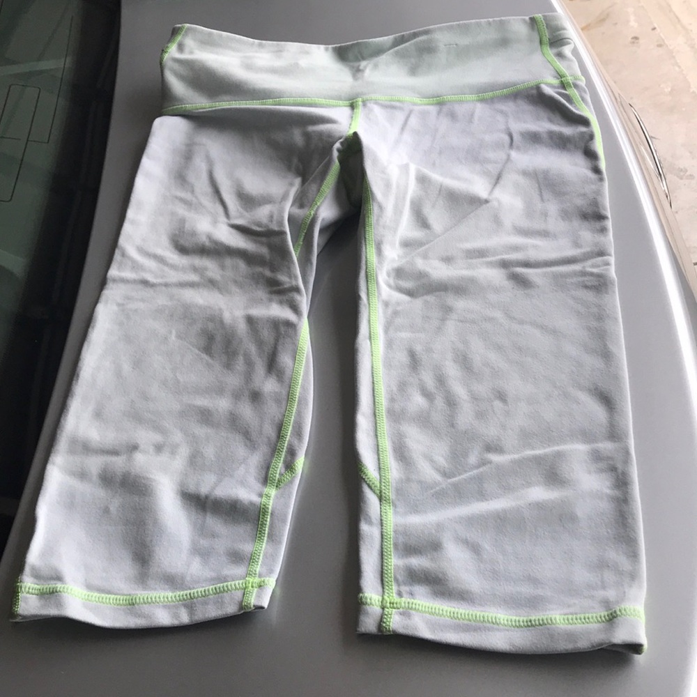Gap fit workout capris size small